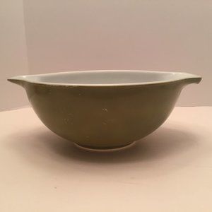 Vintage 443 Pyrex Green Cinderella Bowl 2 1/2 Qt